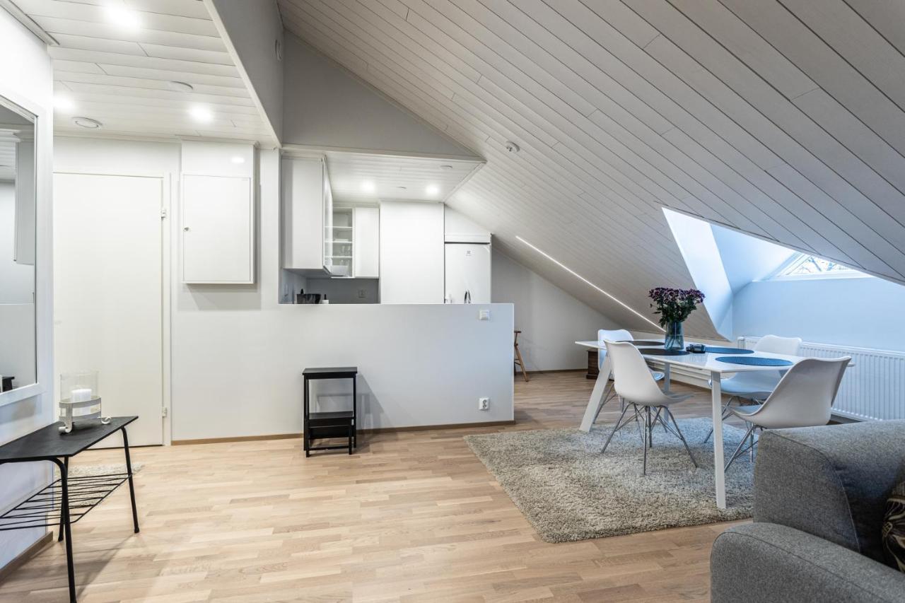 Tyylikaes Ja Tilava Kattohuoneisto Ydinkeskustassa Appartement Kuopio